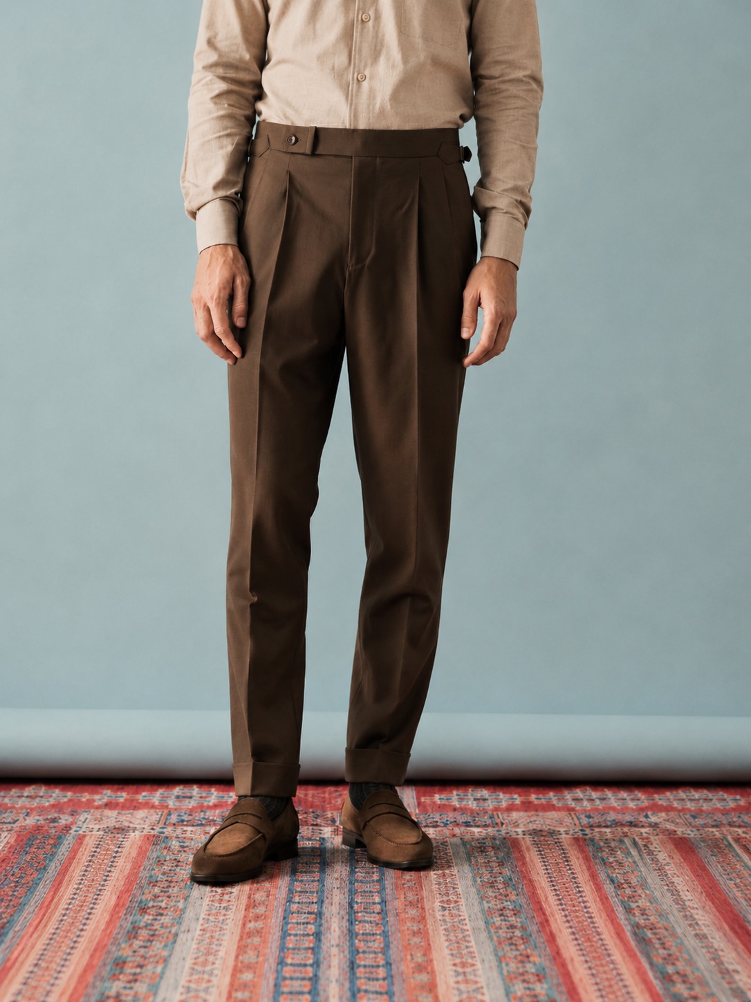 Braune Hose mit seitlichem Versteller